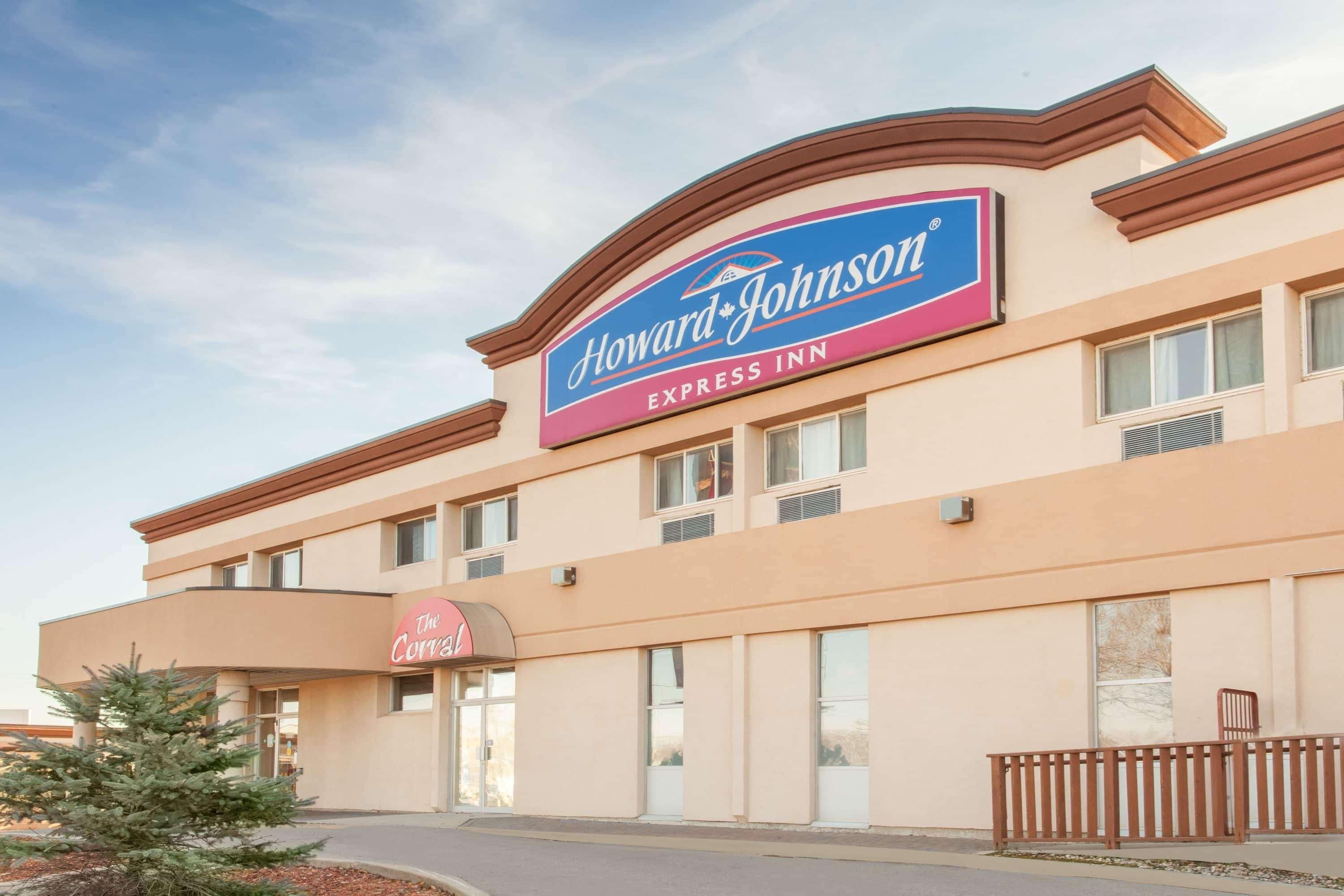 Howard Johnson By Wyndham Winnipeg West Экстерьер фото