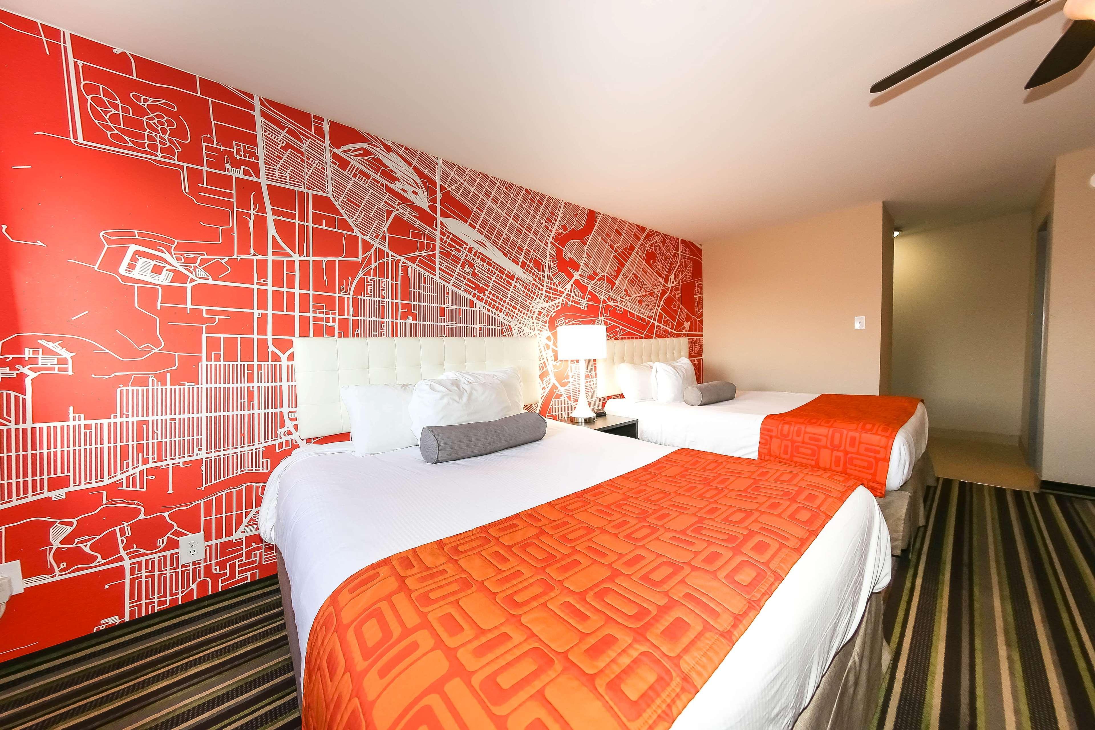Howard Johnson By Wyndham Winnipeg West Экстерьер фото