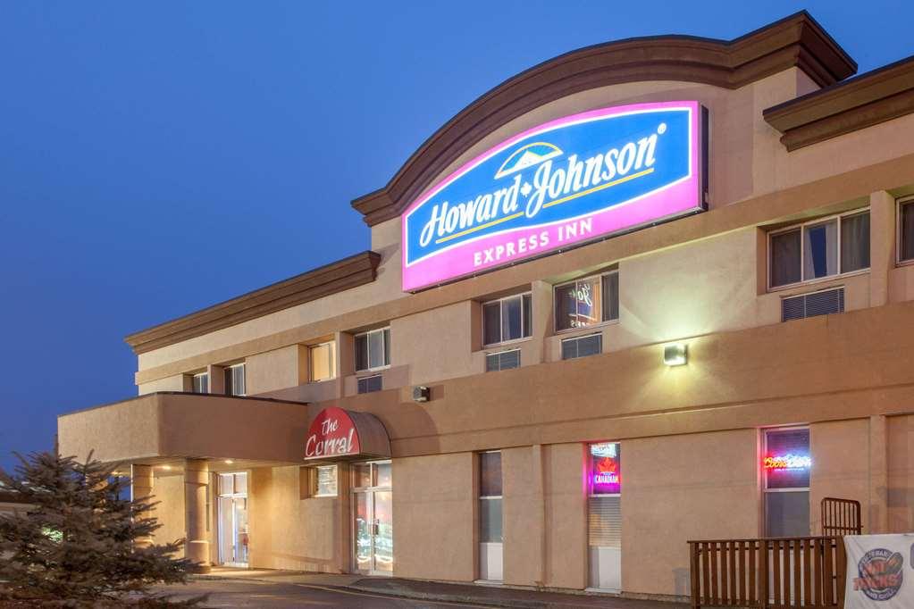Howard Johnson By Wyndham Winnipeg West Экстерьер фото