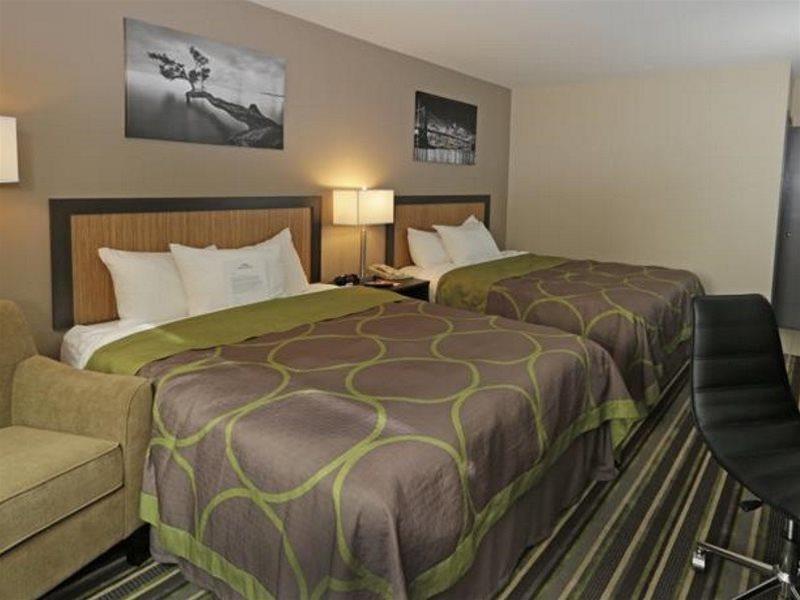 Howard Johnson By Wyndham Winnipeg West Экстерьер фото