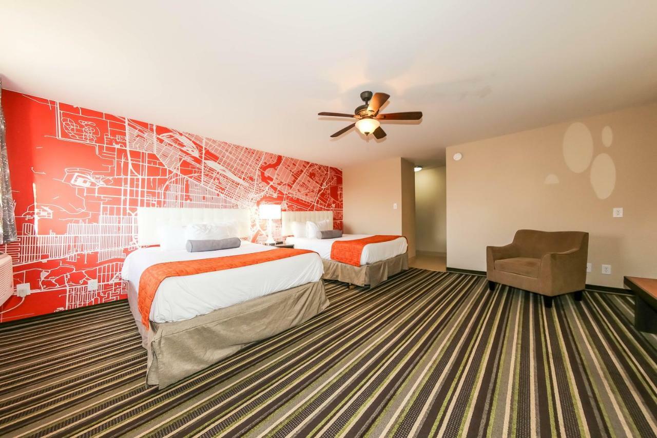 Howard Johnson By Wyndham Winnipeg West Экстерьер фото